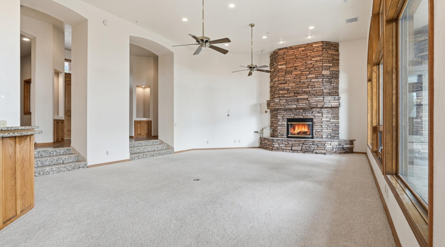 004_DSC_2458_with_fire