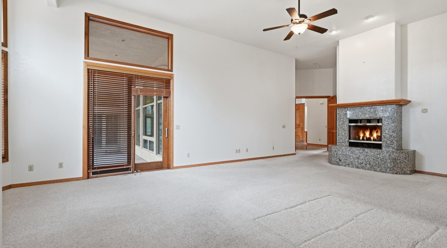 009_DSC_2524_with_fire