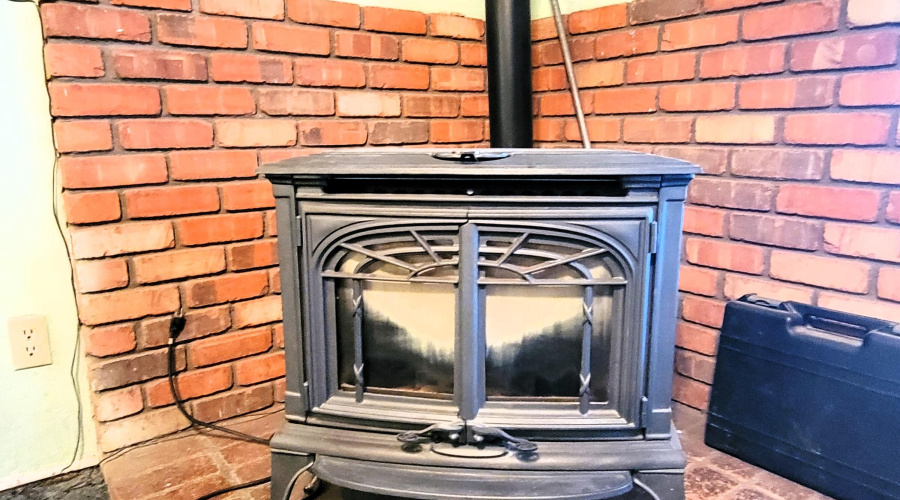 PELLET STOVE W THERMOSTAT