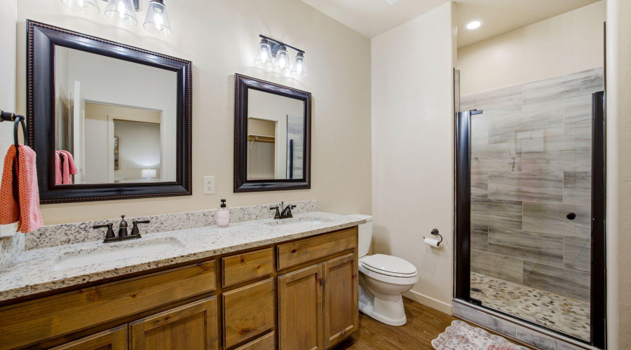 Saturn - Primary Bath