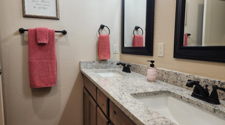 Saturn - Primary Bath 2