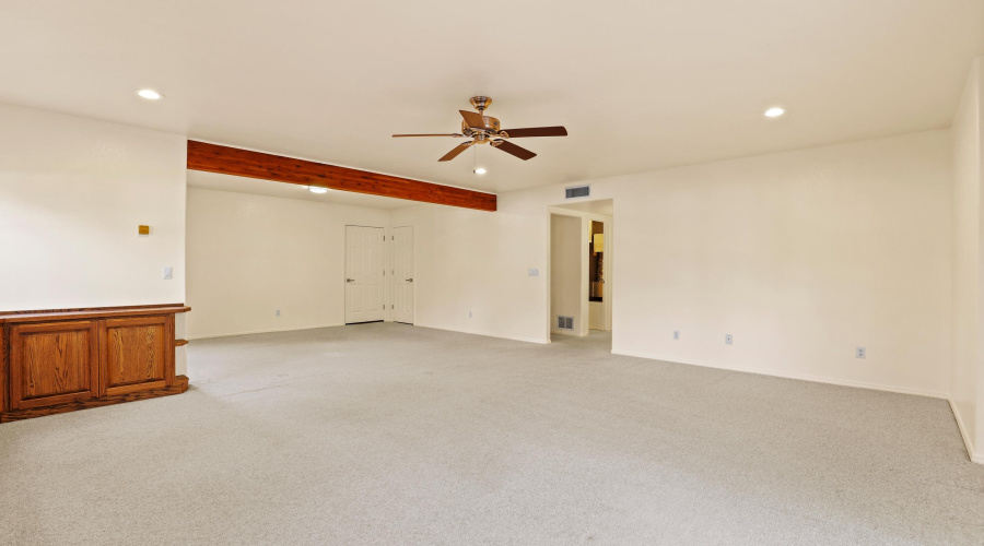 Downstair Large Bonus Room