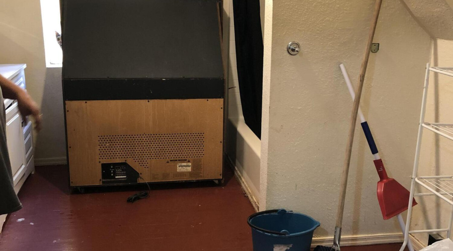 Second 414 Unit C Bath (1)