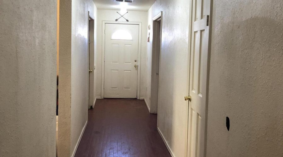 Second 414 Unit C Entry Hall (1)