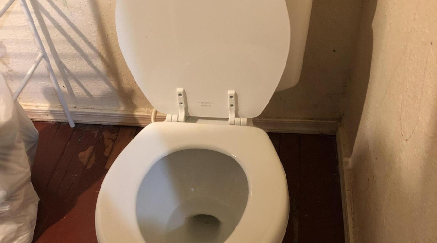 Second 414 Unit C New Commode (1)