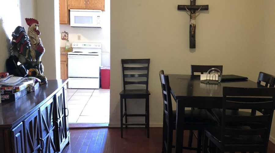 Second 414 Unit D View DR to Kitchen