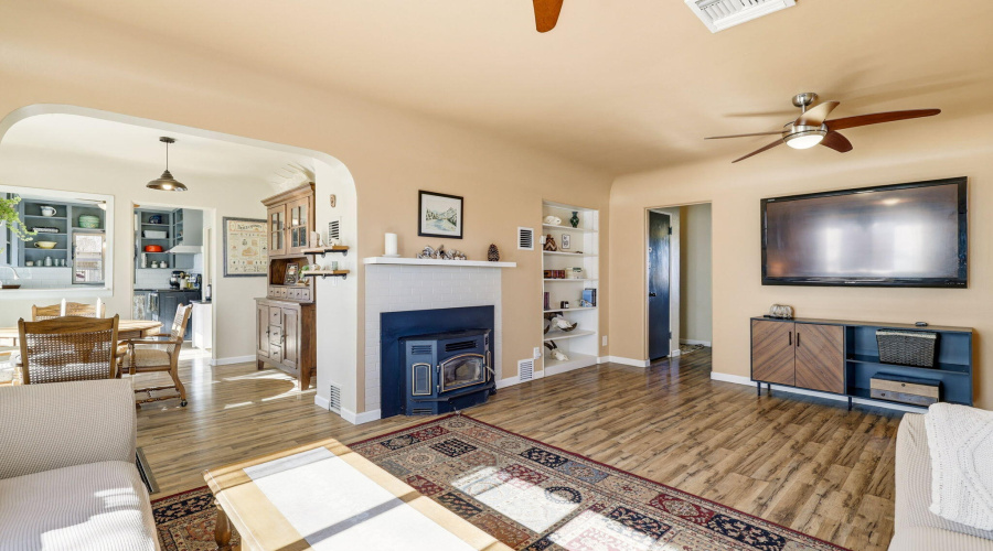 Dining room entrance