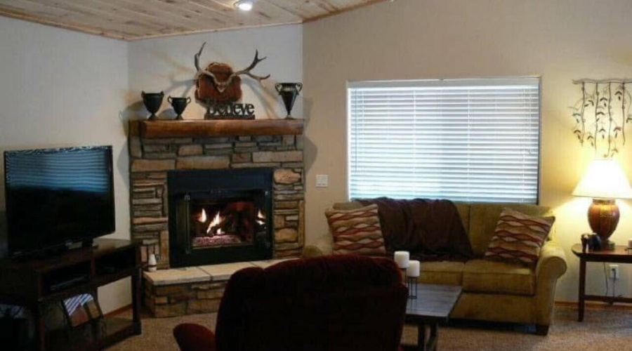 Gas fire place in living room