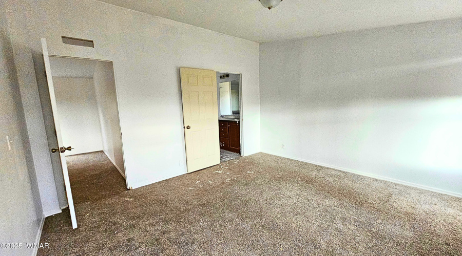 f6986da3-64b6-4d4d-8a8b-23c4244b8d49