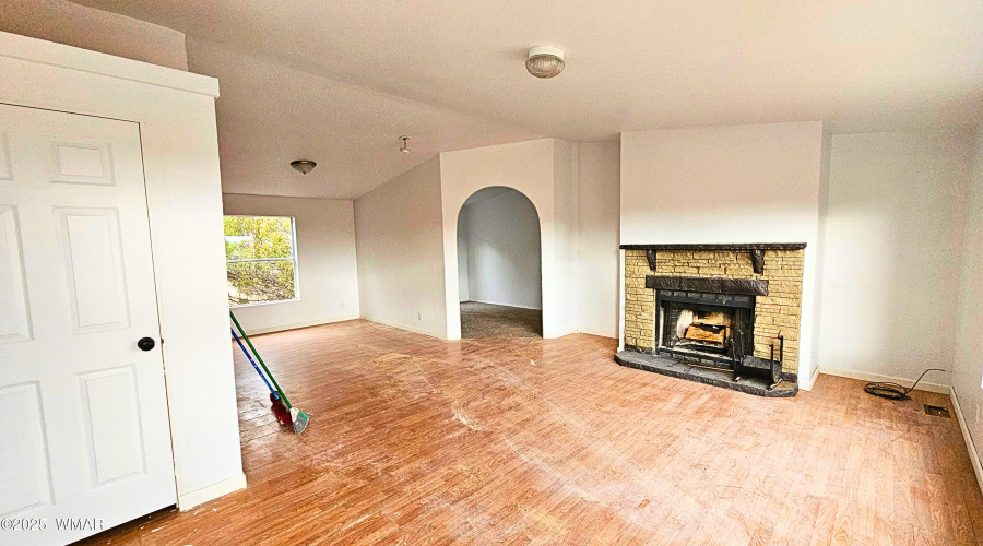 328f8b28-e34d-48c3-9cc1-a40ebf83836c