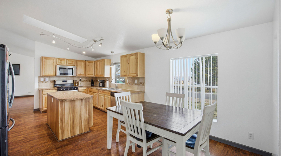 Dining/Kitchen