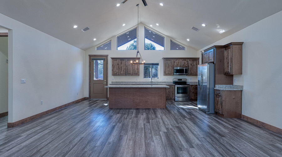 015_photo15_140_n_retreat_dr._sl_85901_j