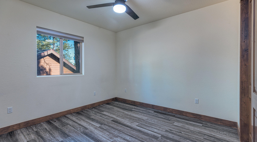 026_photo26_140_n_retreat_dr._sl_85901_j