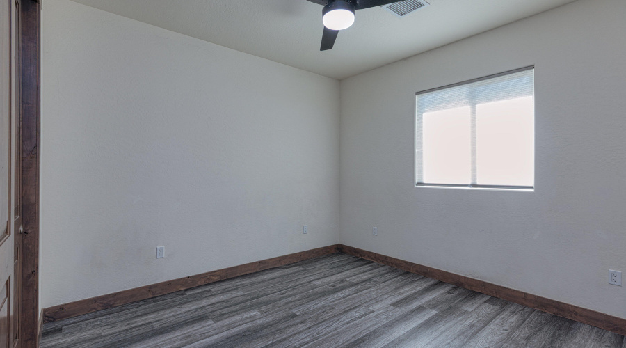 028_photo28_140_n_retreat_dr._sl_85901_j