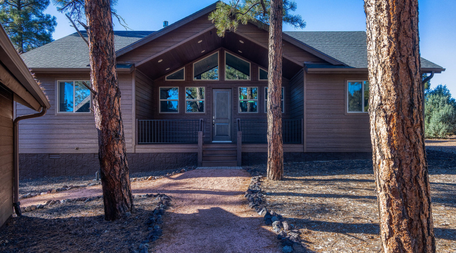 008_photo8_140_n_retreat_dr._sl_85901_je