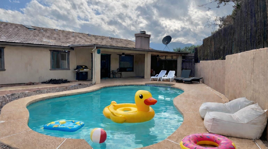 2424F7C6-9BE4-4996-81A3-1A1E99A3BDB7