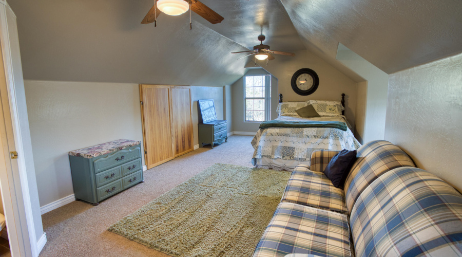 Separate Quarters/Office/Rumpus Room