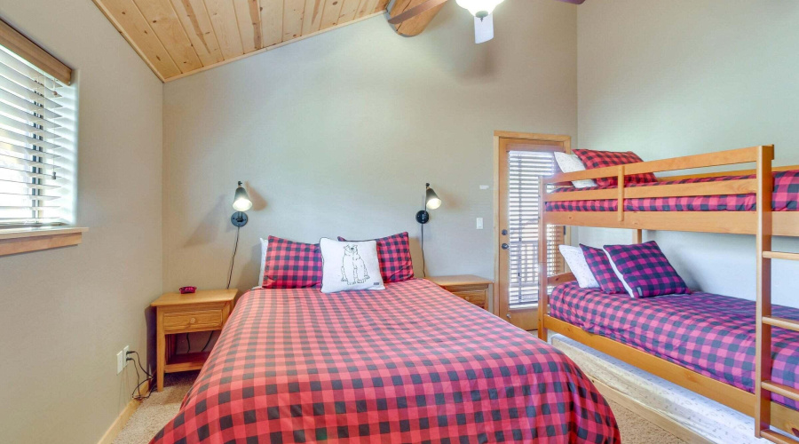 20251223220707481299000000-o