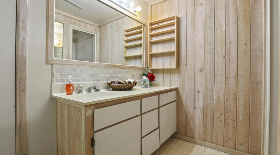 7984 W Vista Del Norte Primary Bath