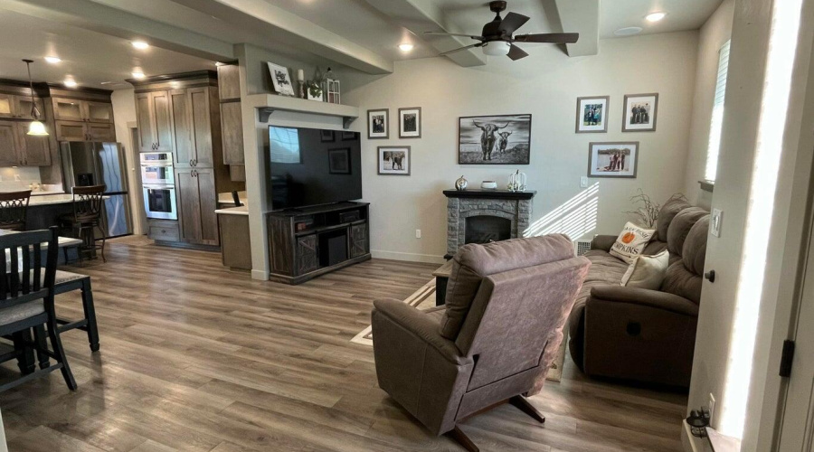 20251031171554808657000000-o