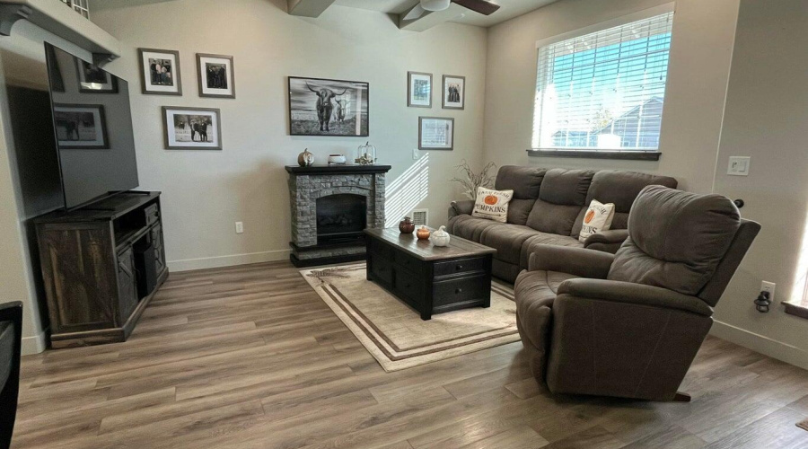 20251031171548608605000000-o