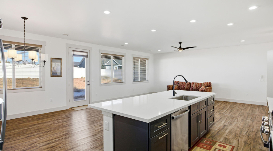 1852W7thSSt-Snowflake-AZ-11