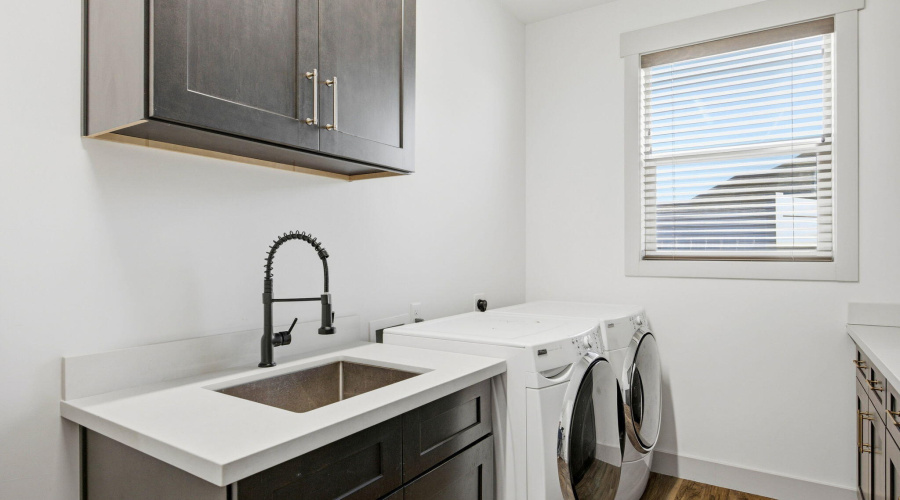 1852W7thSSt-Snowflake-AZ-25