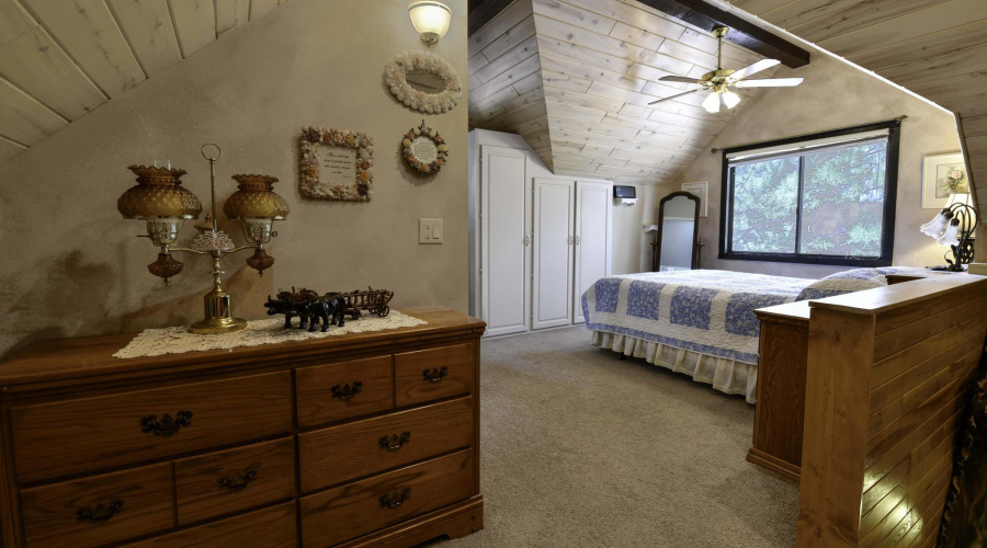 Master bedroom upstaits