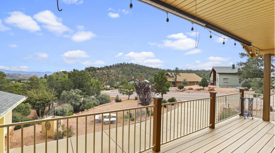 Panoramic Mountain Views