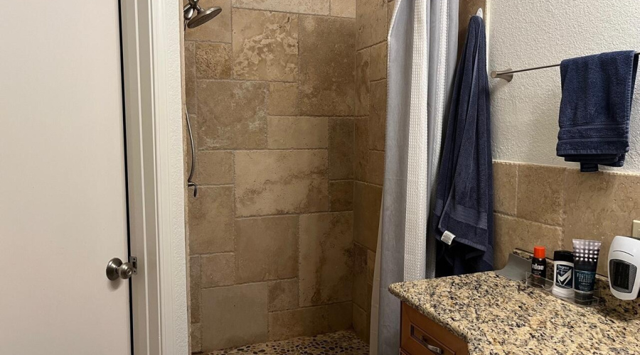 Blue House En-Suite Bathroom