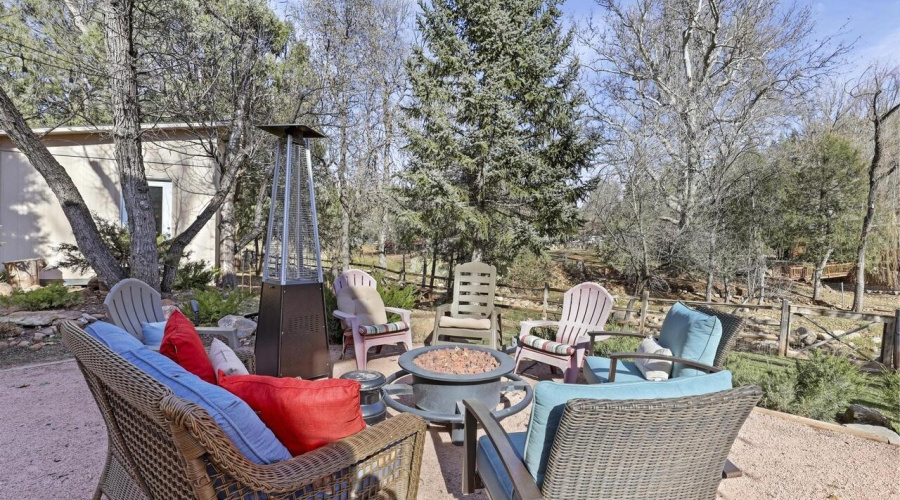 Back Patio-Firepit-Tan House