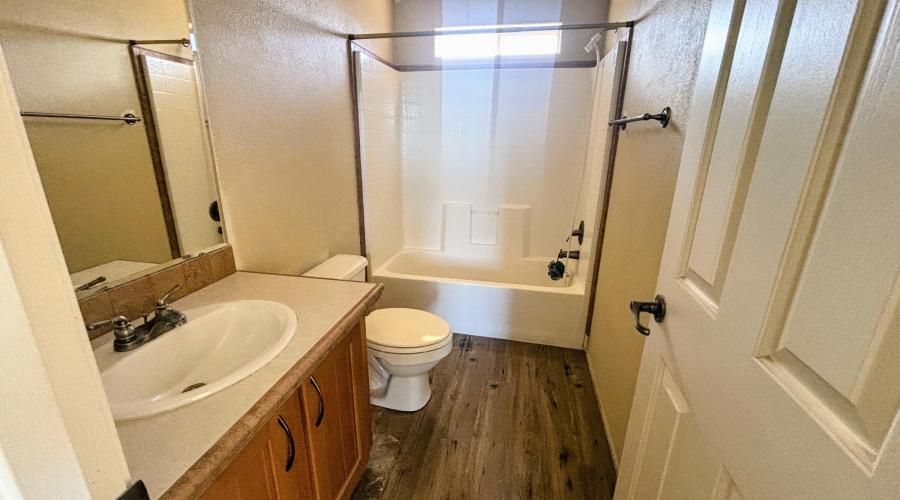 Media 32-18566DC8-0D3E-4275-9BE9-8EFBF3D