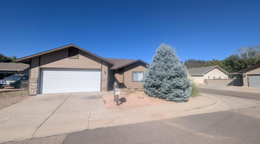 PXL_20251021_210712947.RAW-01.COVER