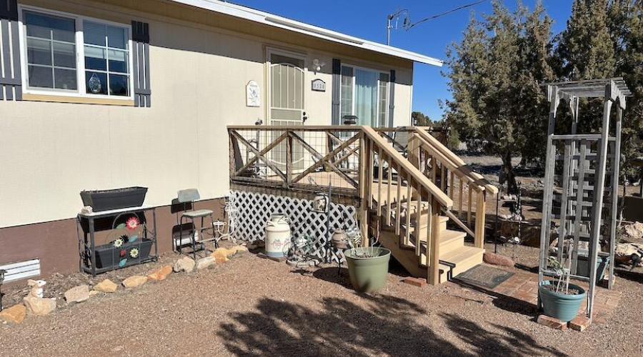 Exterior Front Entry