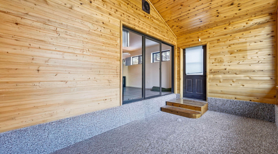 Extra room off Primary