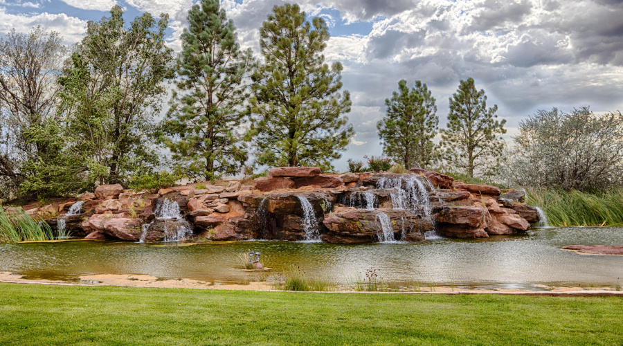 296 W S Pioneer Trail