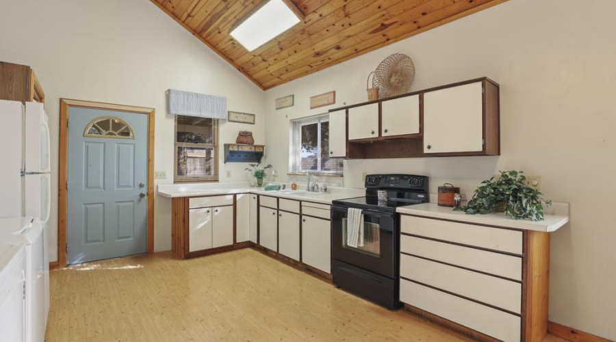 7984 W Vista Del Norte Kitchen