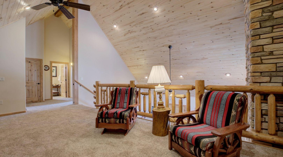 galo large loft extra space