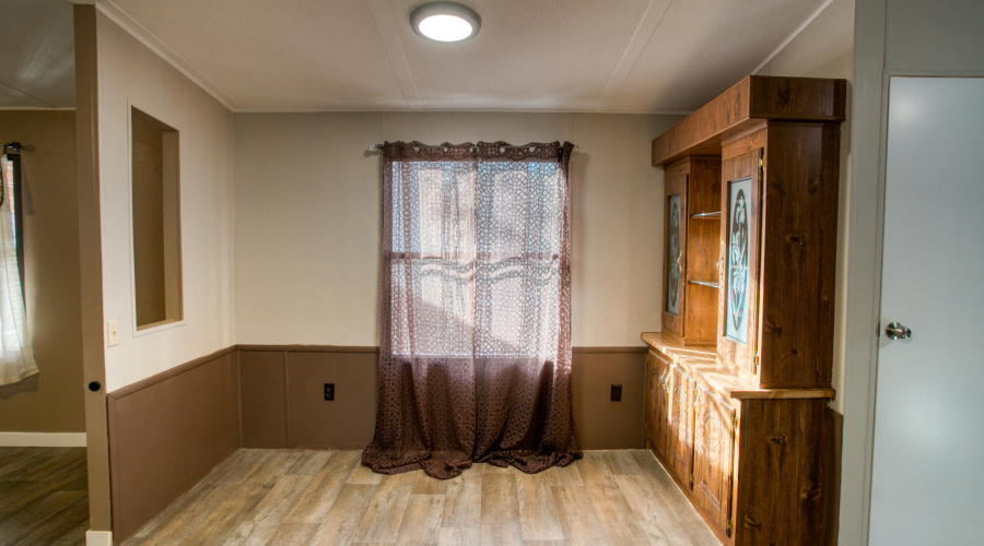Eat-In Kitchen w/ Built-in Hutch