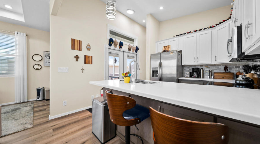 Kitchen/Bar