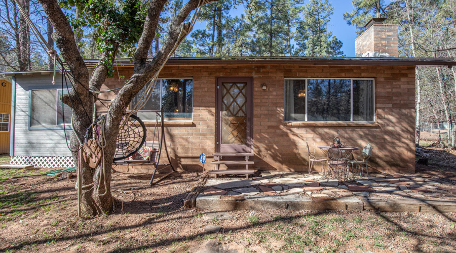 6413 Barton Dr