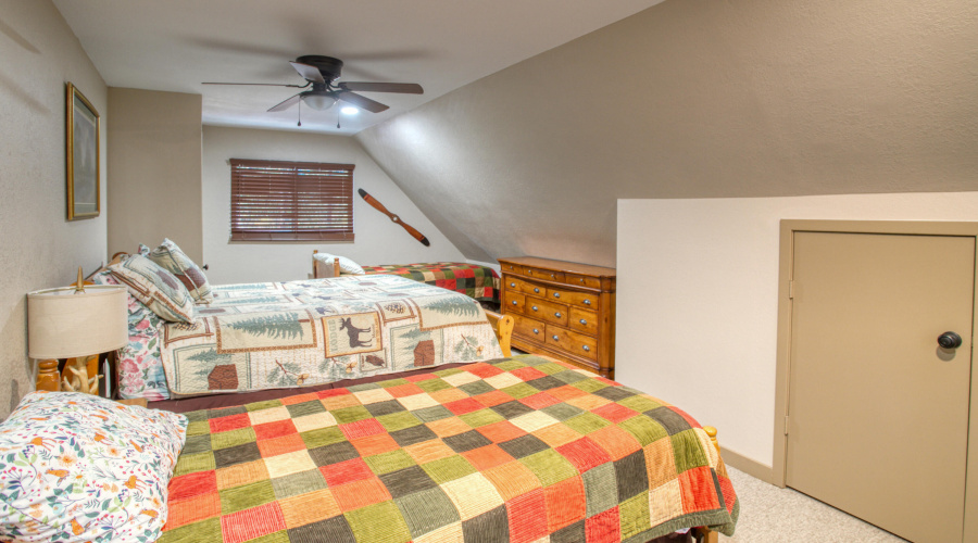 Upstairs 2nd Bedroom
