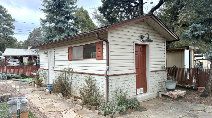 out building 12x22 front