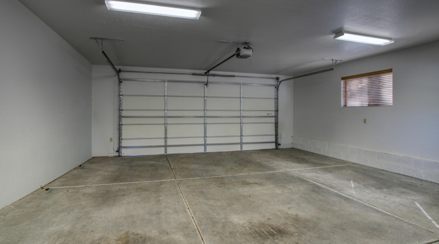 Bottom Garage