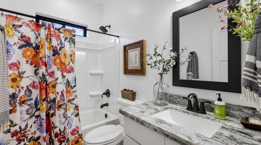 2225RoundaboutWay-HeberOvergaard-AZ-23