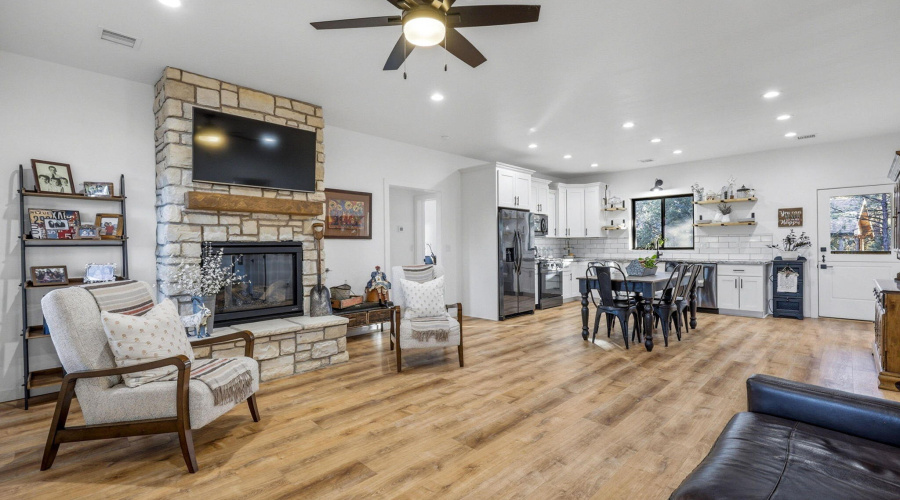 2225RoundaboutWay-HeberOvergaard-AZ-12