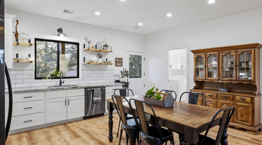 2225RoundaboutWay-HeberOvergaard-AZ-15