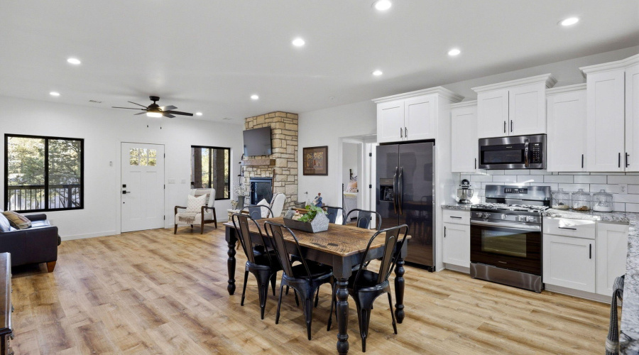 2225RoundaboutWay-HeberOvergaard-AZ-17