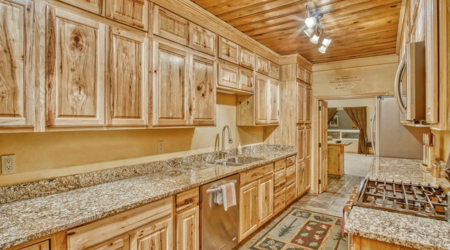 Lodge Kitchen 2