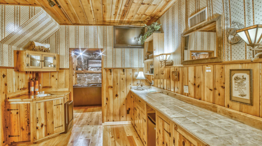 Lodge Buffet